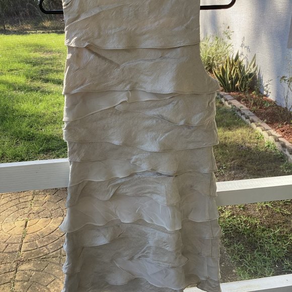 Dress - Picture 2 of 6